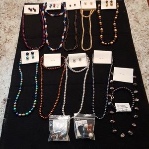 Freshwater Pearl Necklaces, Bracelets & Earrings